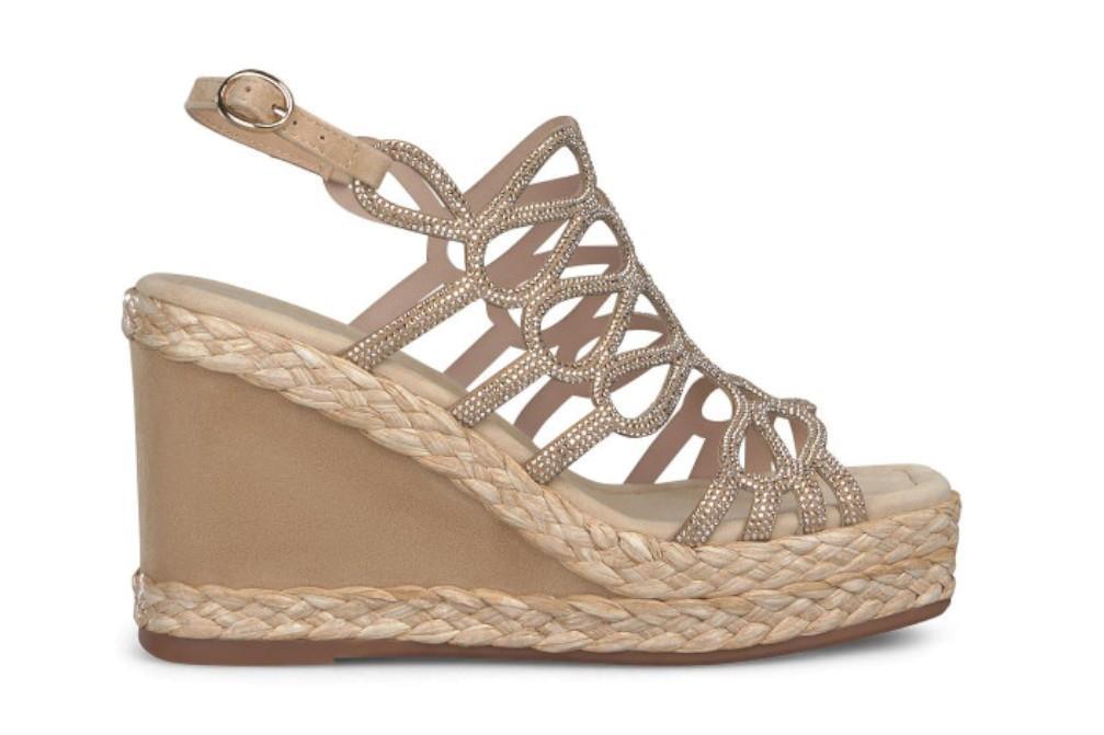 Sandalias con cuña Alma en Pena V240986 en color sand