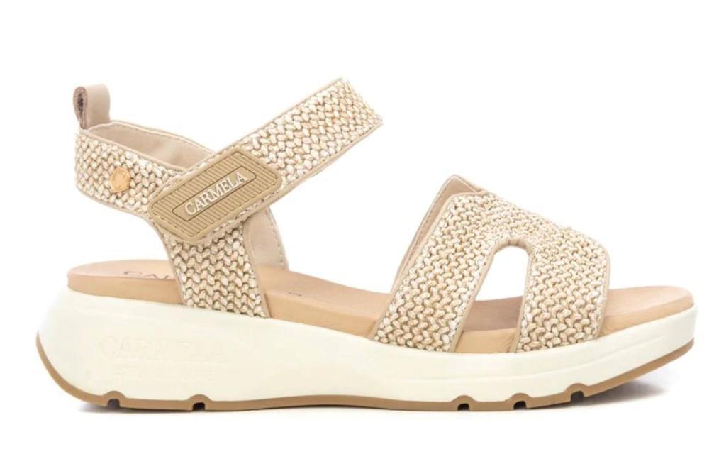 Sandalias cómodas Carmela 162362 en beige para mujer