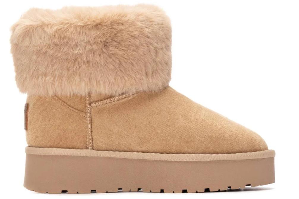 Botines snow XTI 144719 en color beige