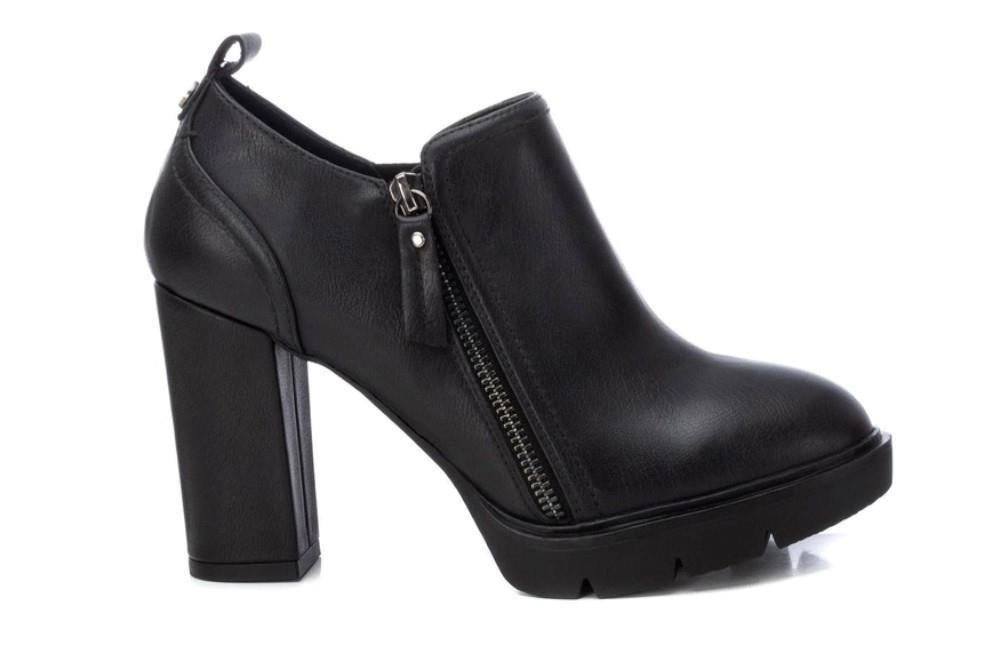 Zapatos de tacón XTI 142989 en negro para mujer
