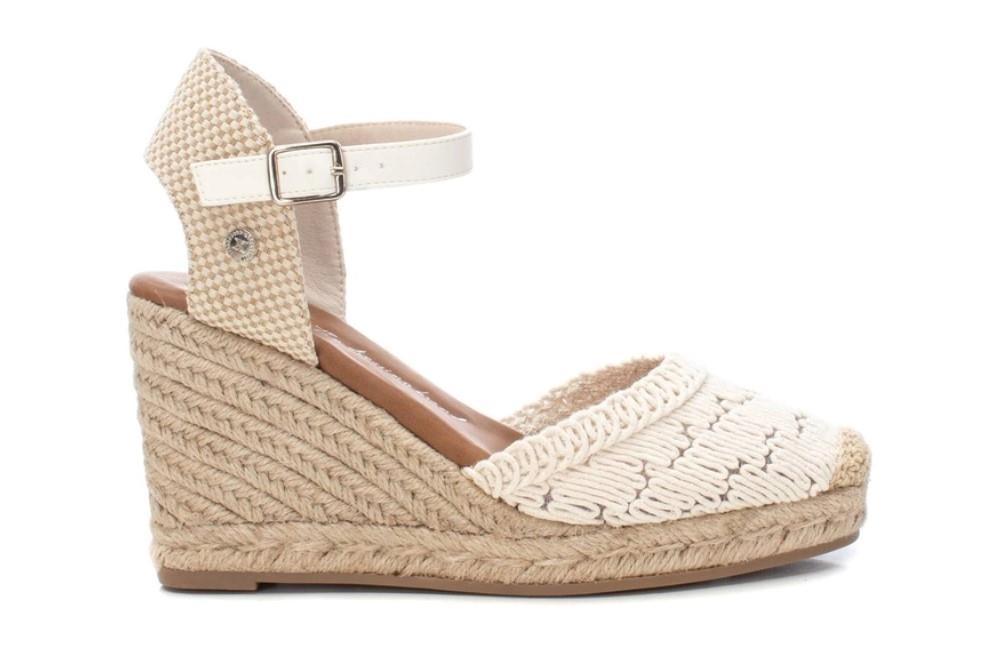Sandalias con cuña XTI 142335 en beige para mujer