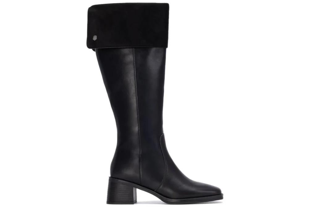 Bota alta con tacón bajo Carmela 162691 en negro
