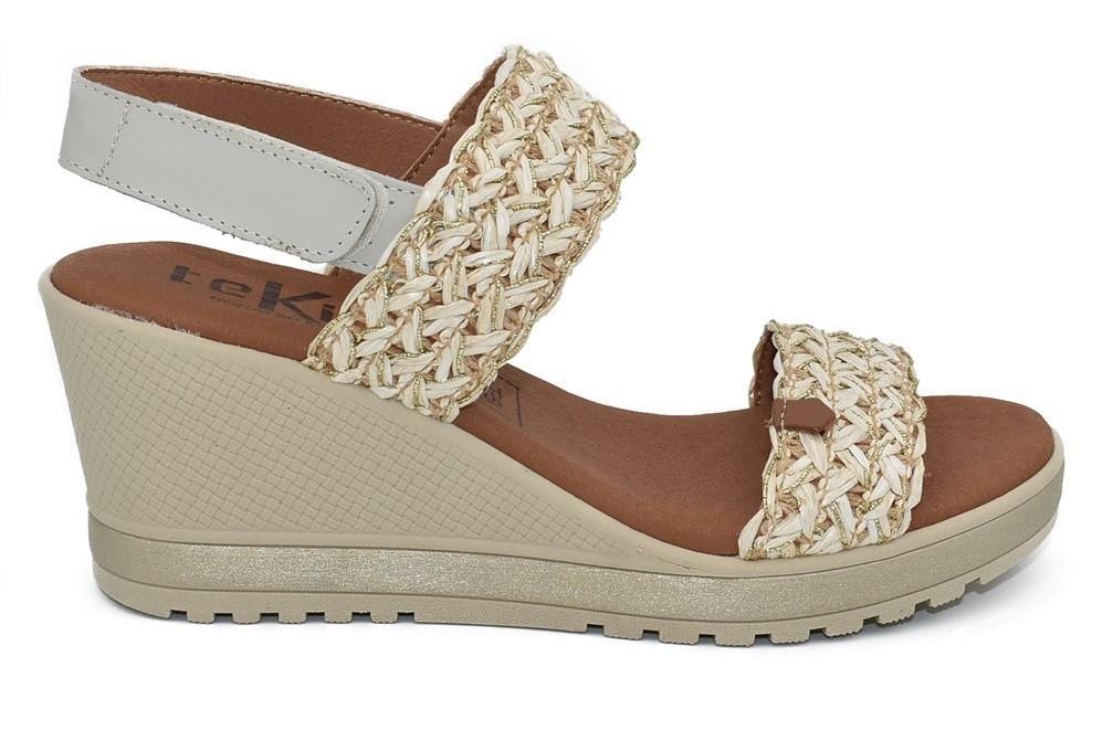 Sandalias con cuña Tekila 8463 en beige para mujer