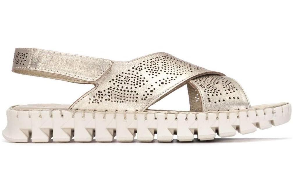 Sandalias planas Carmela 163216 Oro de Piel con Tiras Cruzadas para mujer