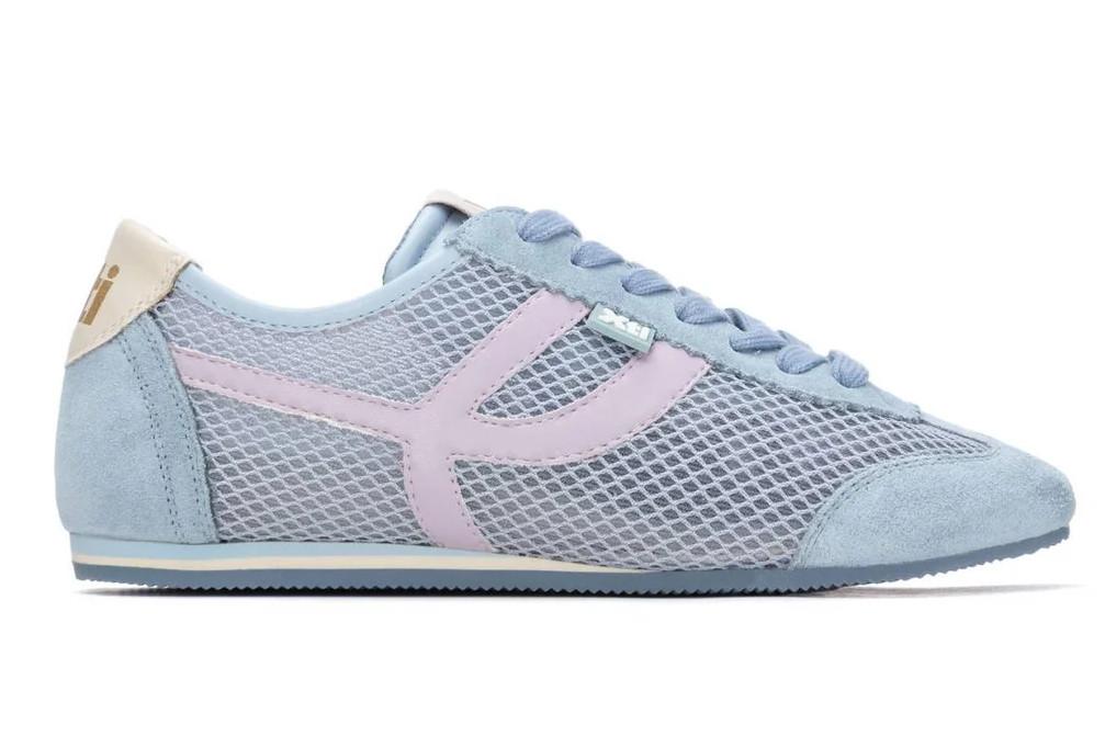 Zapatilla de mujer plana XTI 145229 celeste textil con cordones ligera cómoda antideslizante