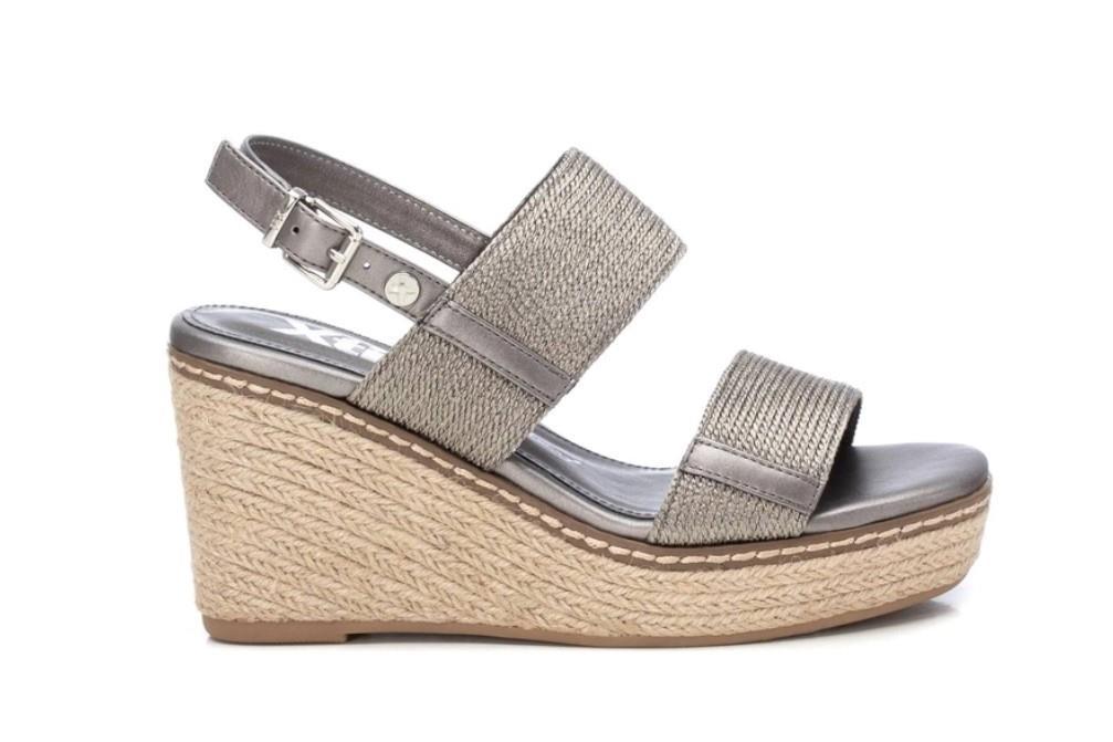 Sandalias con cuña XTI 142832 en plomo para mujer
