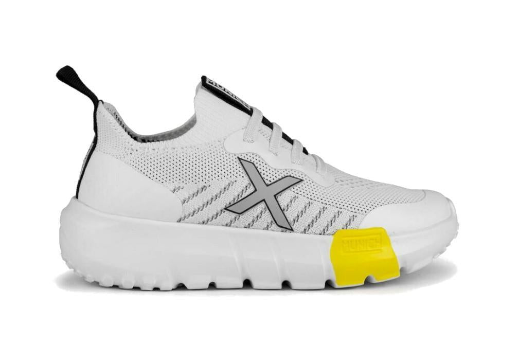 Zapatillas deportivas Munich Jony Kid 8023001 en blanco