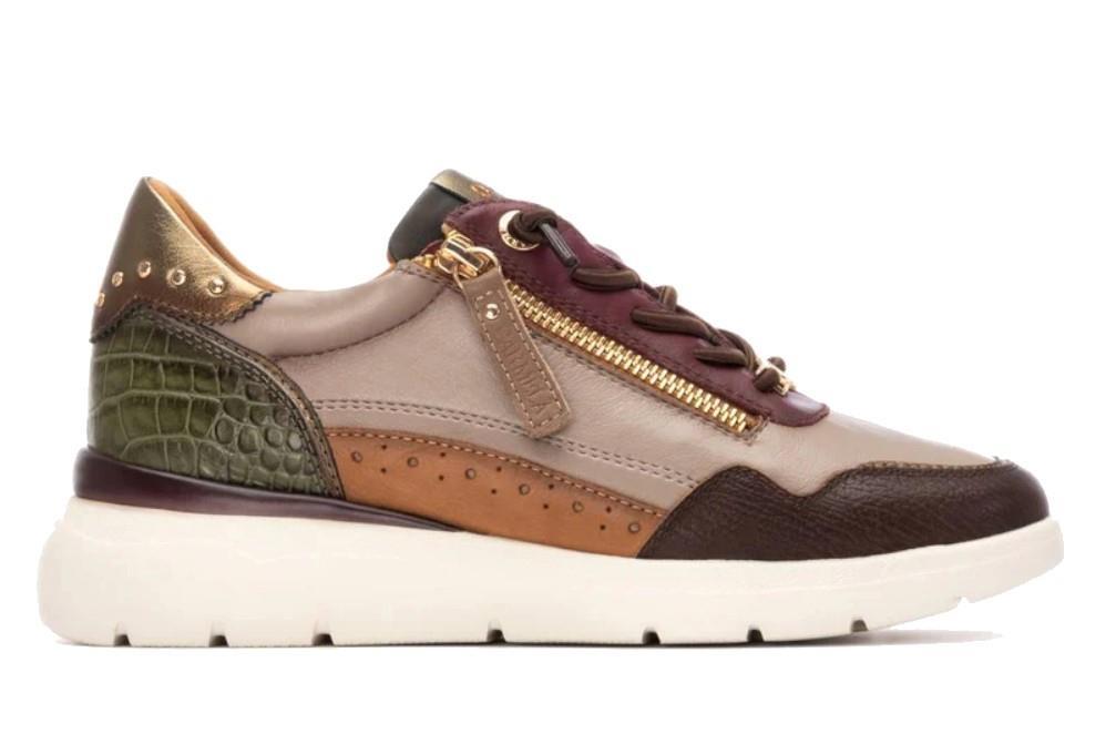 Zapatillas deportiva Carmela 162430 en burdeos para mujer