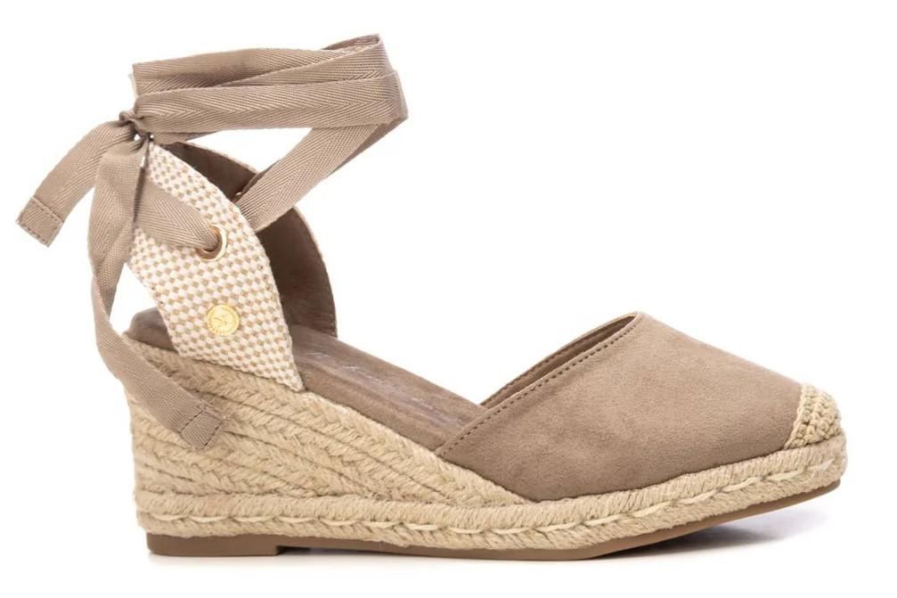 Alpargata con cuña Xti 143841 en taupe– Valenciana de Yute Vegana