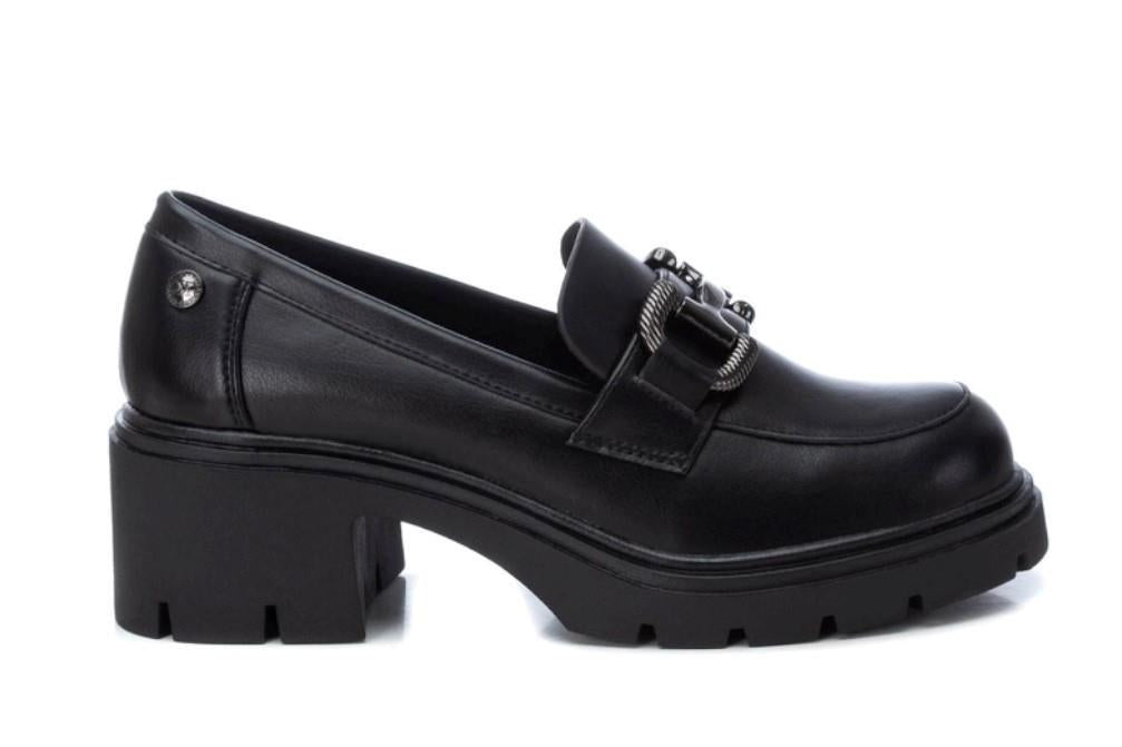 Mocasines XTI 143105 en negro para mujer