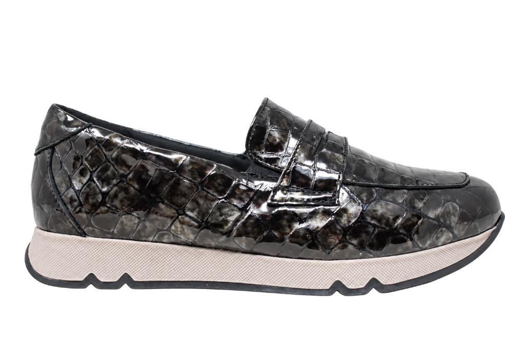 Mocasines cómodos Doctor Cutillas 82837 negros para mujer