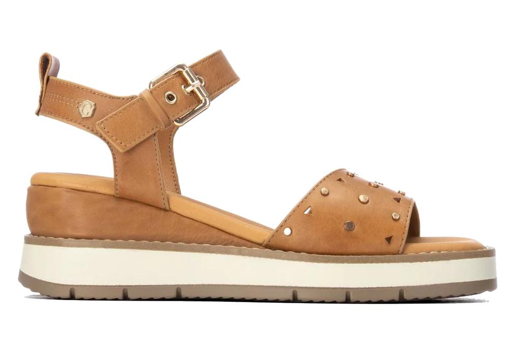 Sandalia con cuña media Carmela 163248 con Cuña de Piel y Tiras Cruzadas para mujer en camel