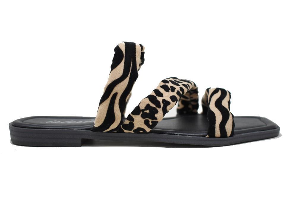 Sandalias planas Isteria 22088 animal print para mujer