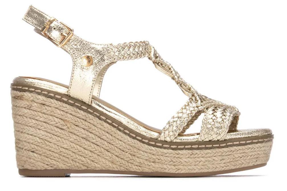 Sandalias con cuña de esparto XTI 145456 oro para mujer | Plataforma cómoda y estilo verano