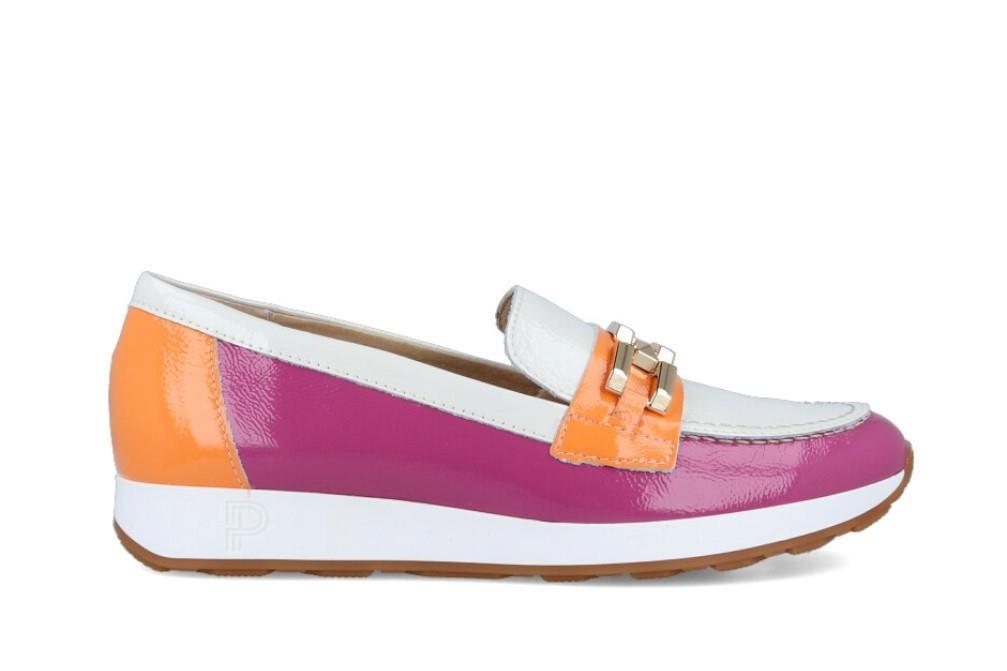 Mocasines de piel de charol Pitillos 5675 en color fuxia