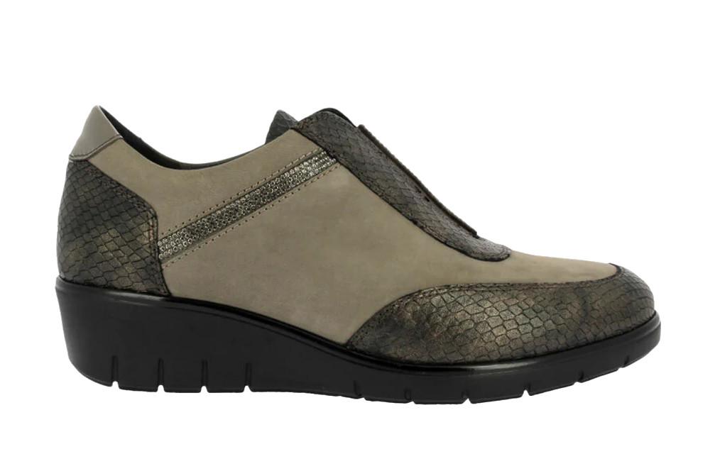 Zaoatos cómodos con cuña Doctor Cutillas 60342 de color taupe