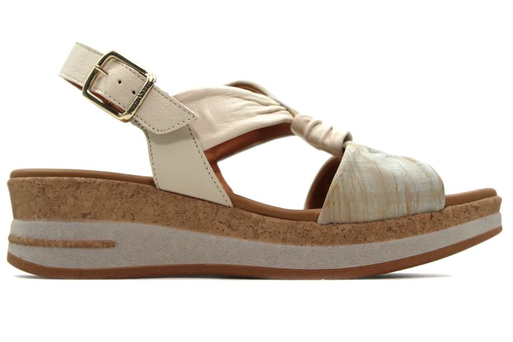 Sandalia con cuña baja Paula Urban 35-710 Beige de Piel con Plataforma para mujer