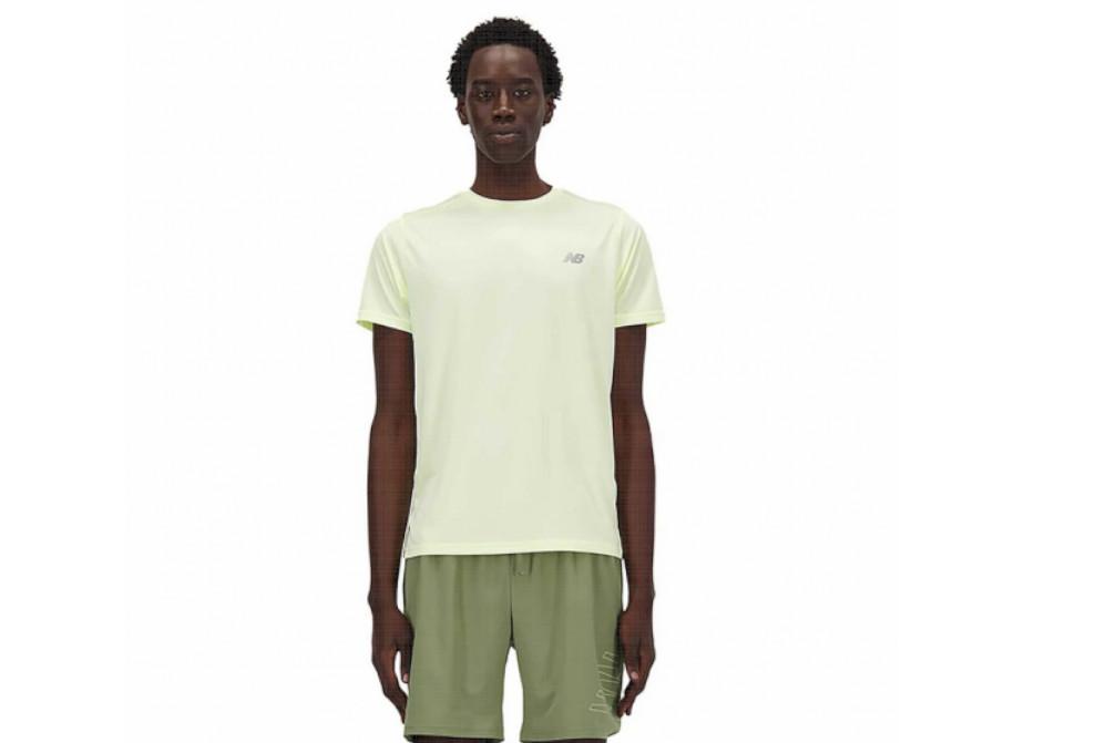 Camiseta manga corta New Balance Sport Essentials en amarillo