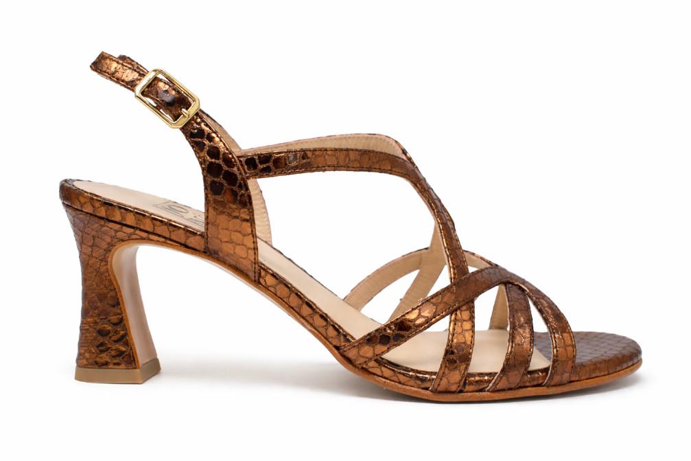 Sandalias de tacón medio Joni 30083 en color ocre