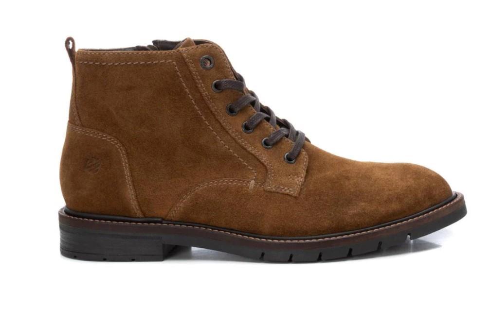 Botín con cordones Carmela 161703 en camel para hombre