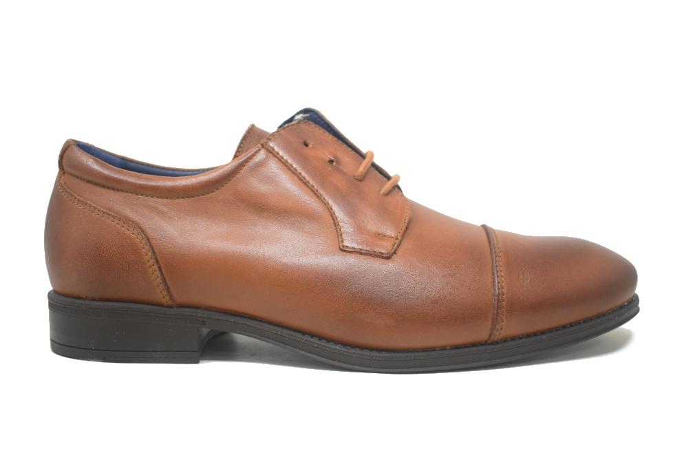 Zapatos con cordones de vestir Pitillos 40310 en color cuero