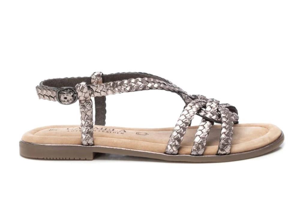 Sandalias planas Carmela 162388 en plomo para mujer