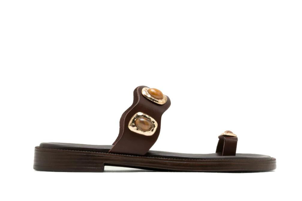 Sandalias Planas Porronet Celine Mujer Piel Moka – Elegancia con Pedrería y Detalles Metalizados