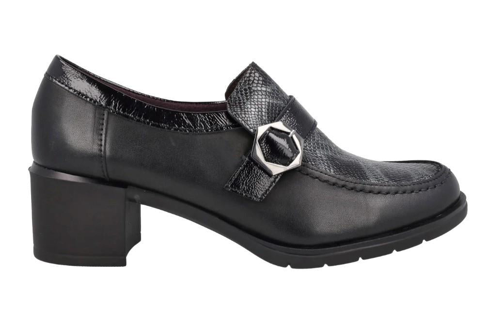 Mocasines con tacón Pitillos 10741 en color negro