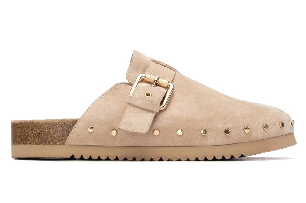 Zueco bio Carmela 163270 en beige de Serraje con Tachas y Suela Antideslizante para mujer
