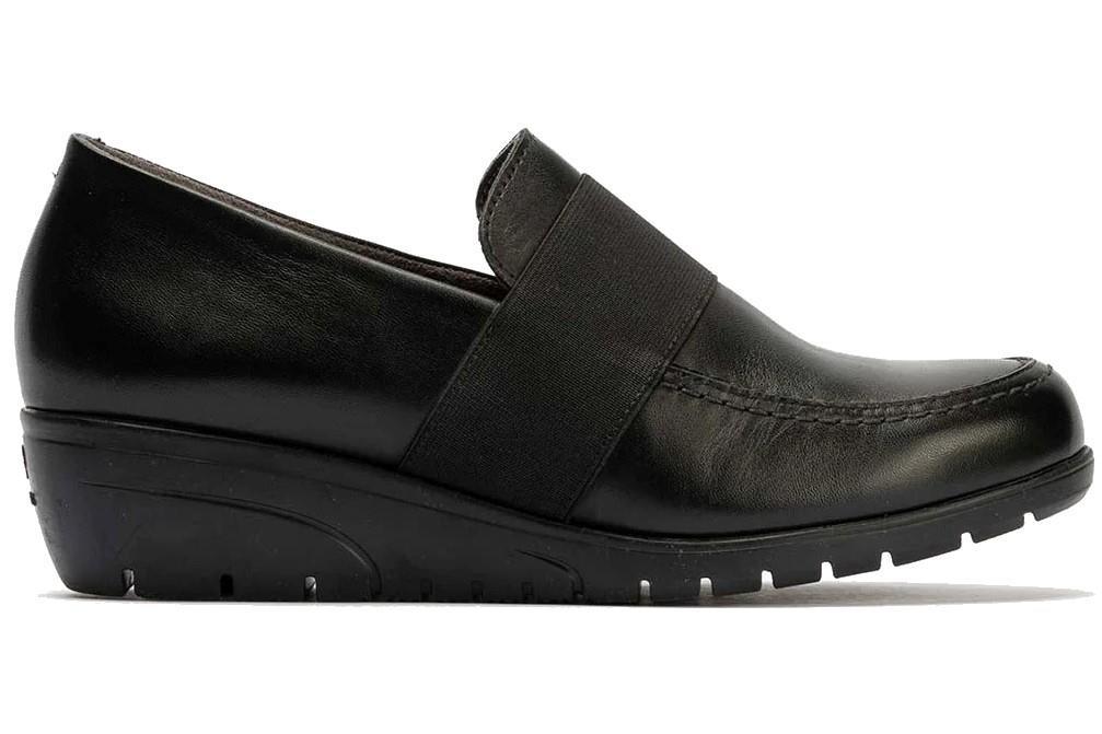 Zapatos con cuña Pitillos 20030 en negro para mujer