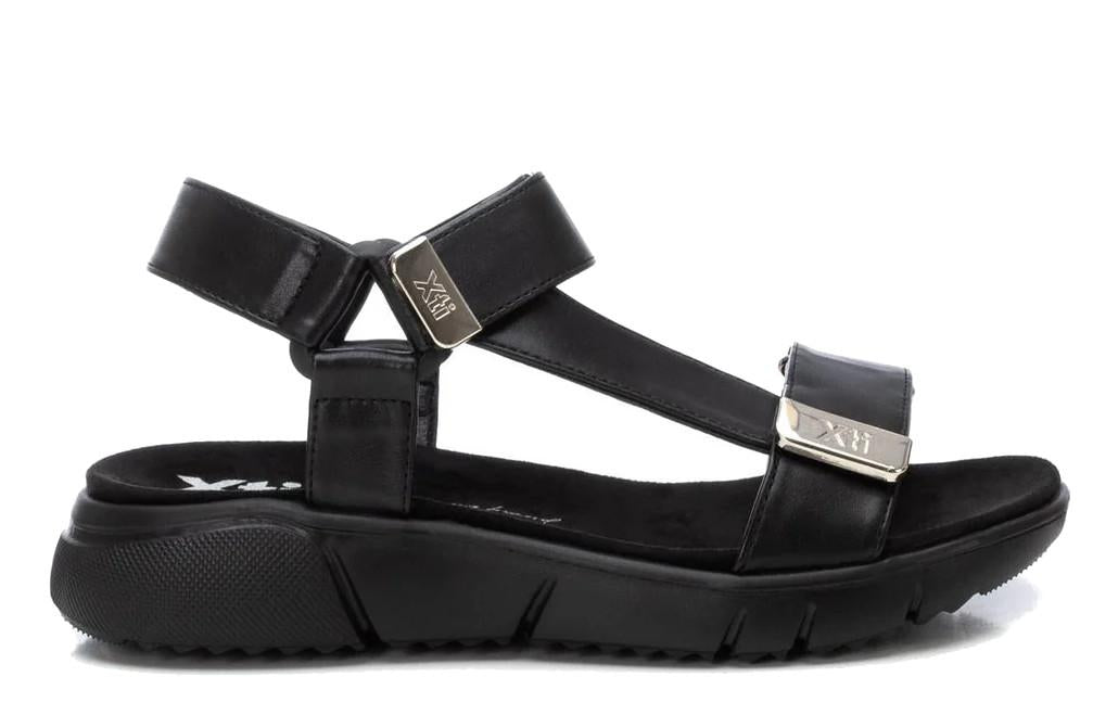 Sandalias deportivas XTI 144112 negro para mujer | Sandalias cómodas con cierre adherente