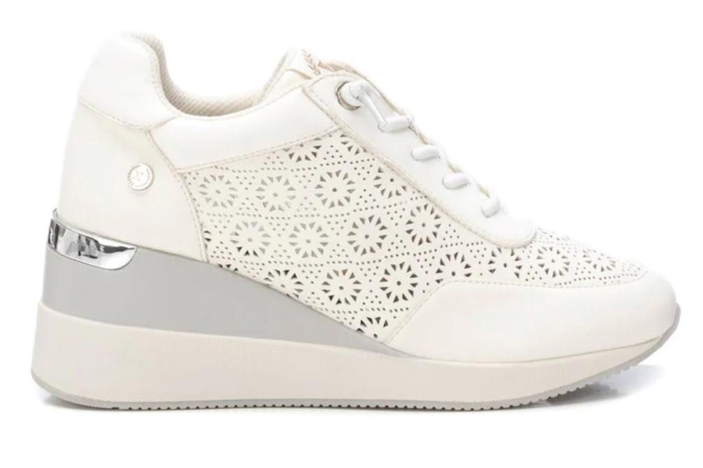 Zapatillas deportivas con cuña XTI 143776 en blanco
