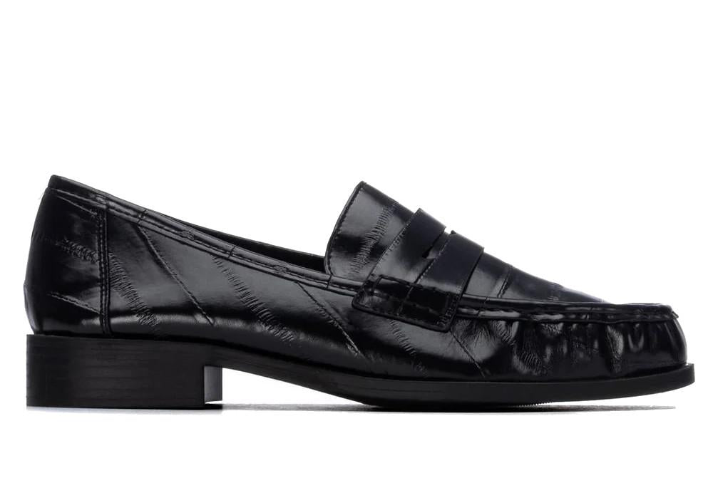Mocasines XTI 146430 en negros para mujer