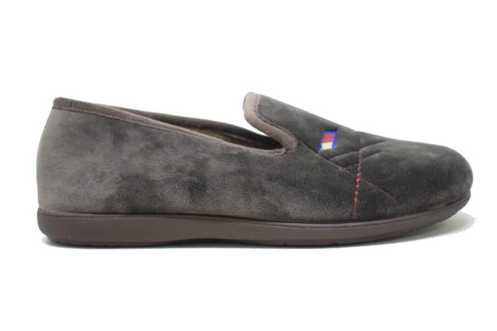 Zapatillas de casa cerradas X Patri 354 en marrón