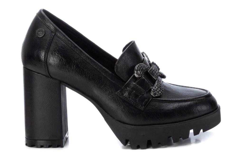 Mocasines con tacón Xti 143471 en negro para mujer
