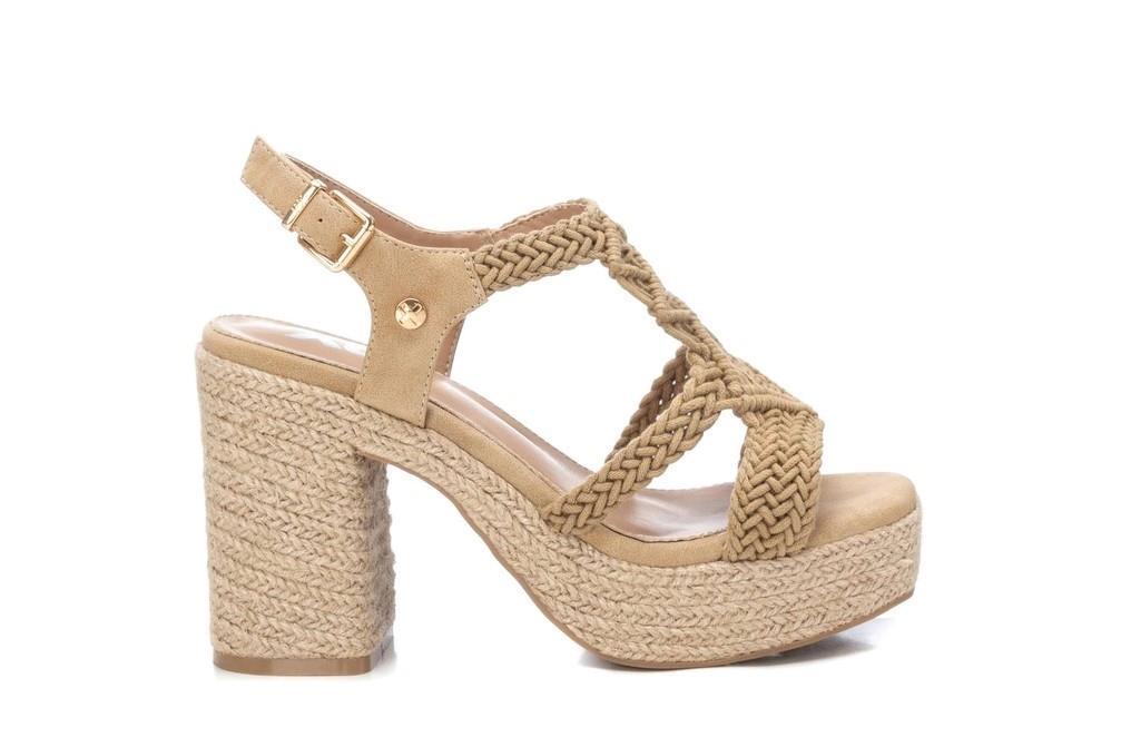 Sandalias tacón XTI 142839 en beige para mujer