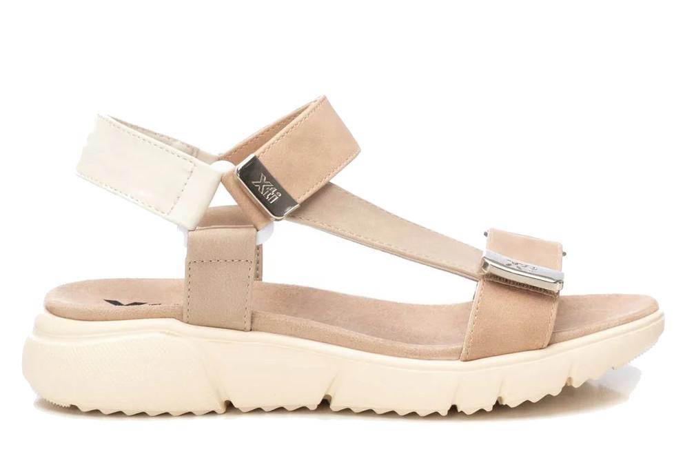 Sandalias deportivas XTI 144112 beige para mujer | Sandalias cómodas con cierre adherente