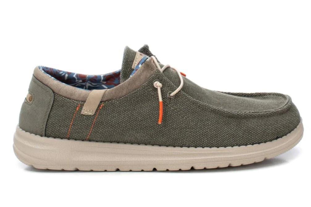 Zapatos Náuticos XTI 143576 en caqui para hombre