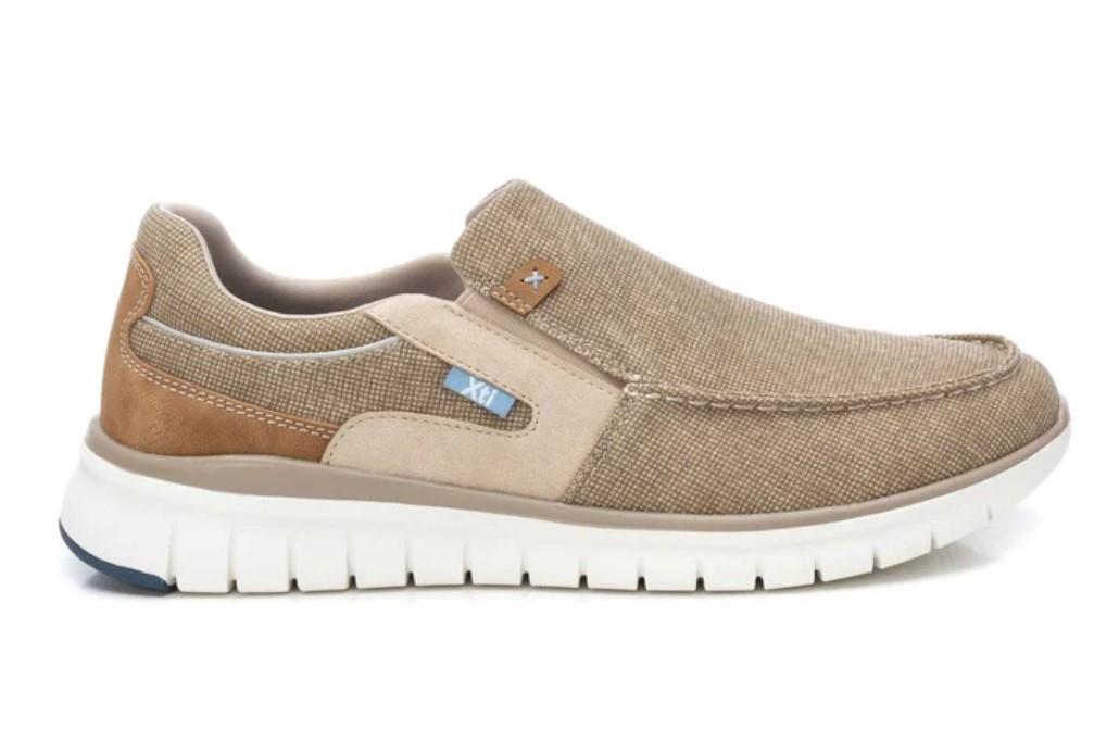 Zapatos náuticos XTI 143581 en taupe para hombre