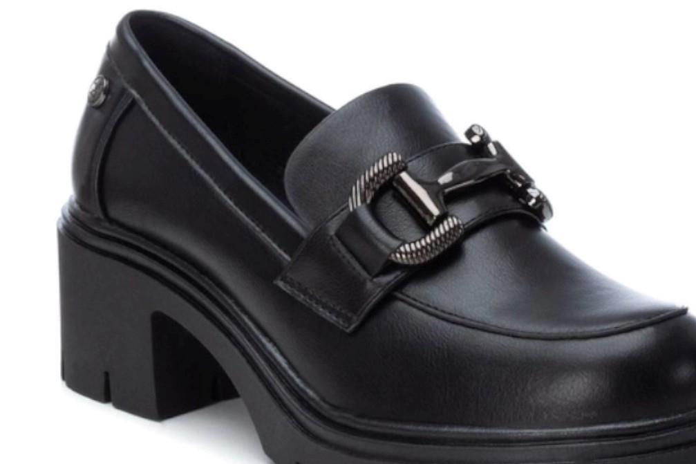 Mocasines XTI 143105 en negro para mujer