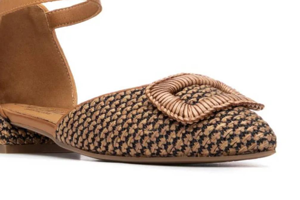 Bailarina Carmela 163241 Camel para mujer Estilo Rafia con Correa al Tobillo