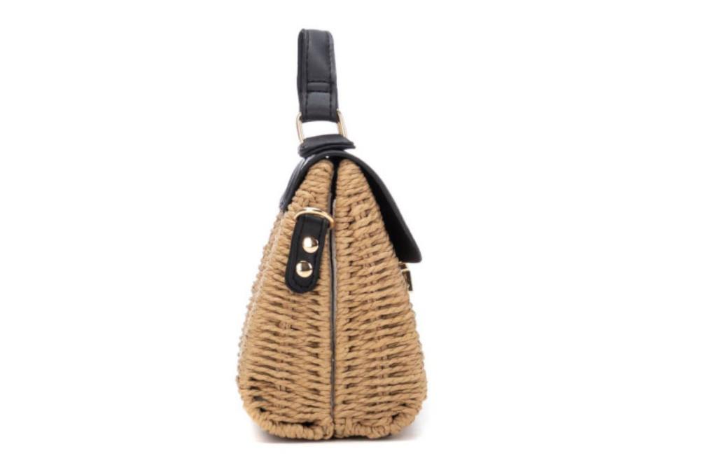 Bolso Bandolera Mujer XTI 184607 negro– Estilo Mimbre con Solapa y Cierre Clip Vegano