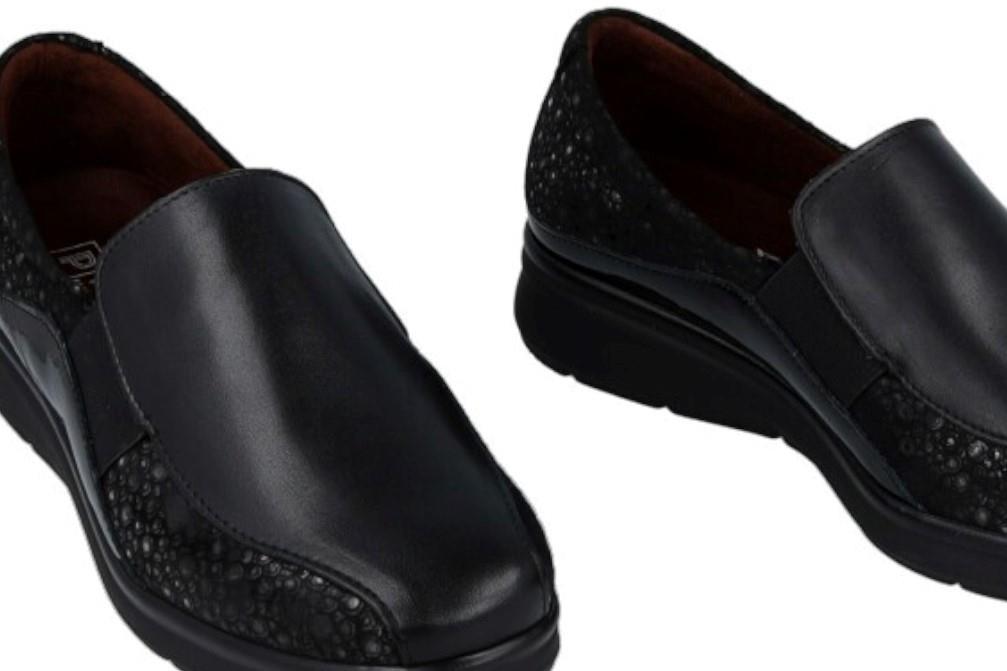 Mocasines cómodos Pitillos 10702 de color negro