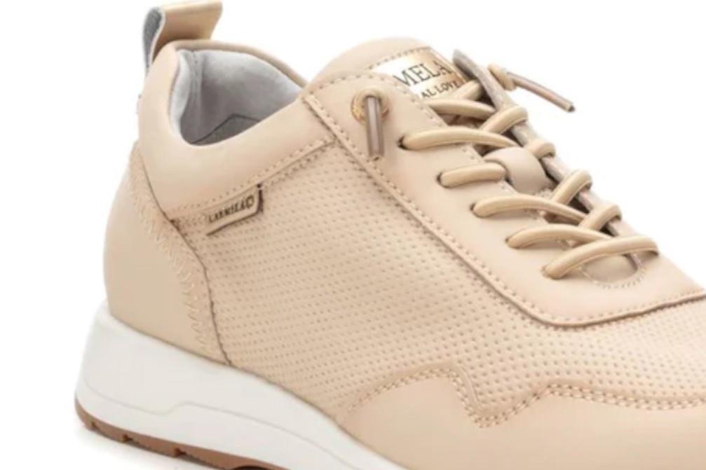 Zapatillas deportivas Carmela 162152 en beige para mujer