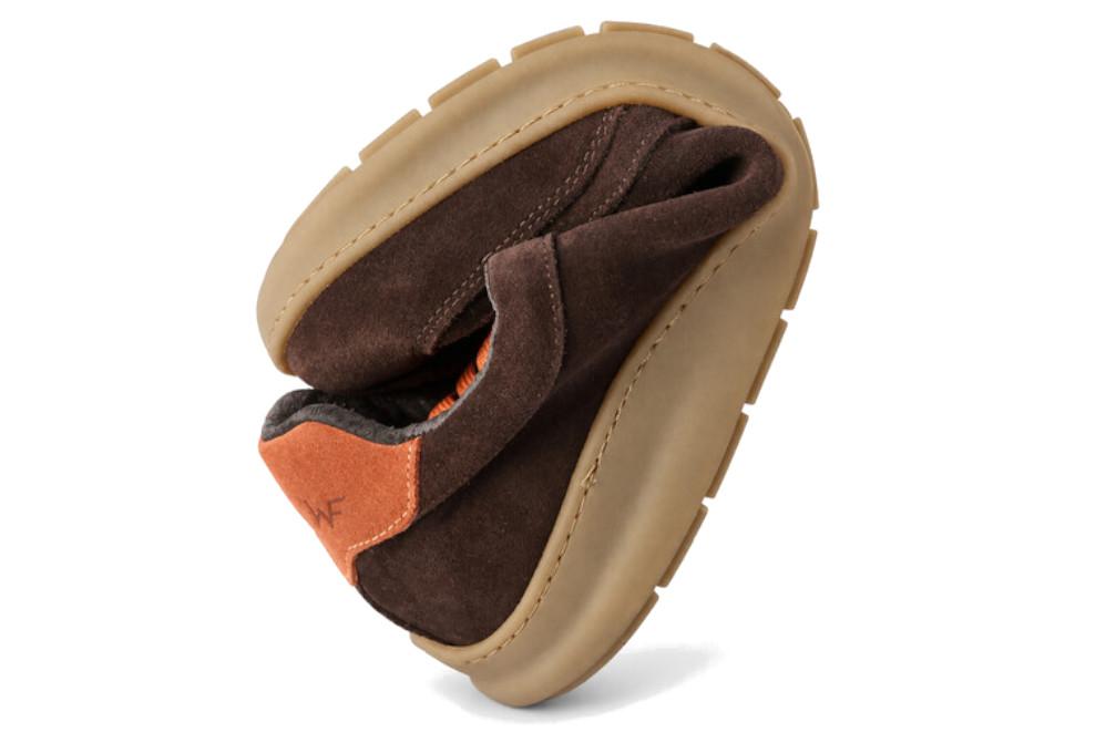 Zapatillas deportivas Walk and Fly Origen Tramuntana 7004 B6 marrones de ante para hombre