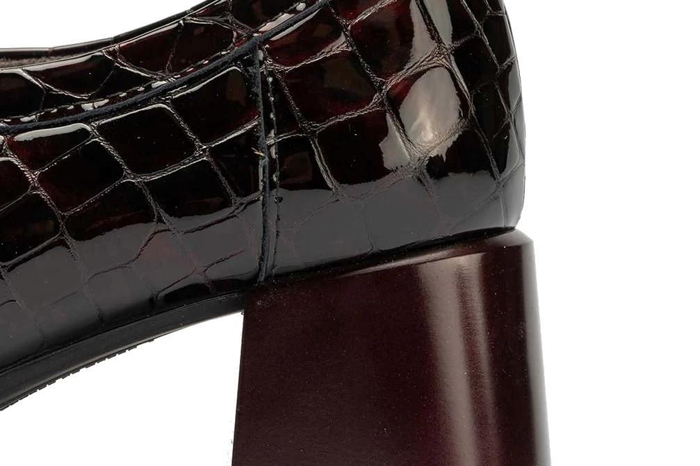Zapatos abotinados Pitillos 10121 en burdeos para mujer