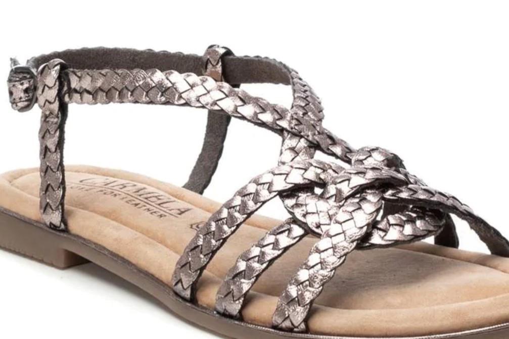 Sandalias planas Carmela 162388 en plomo para mujer