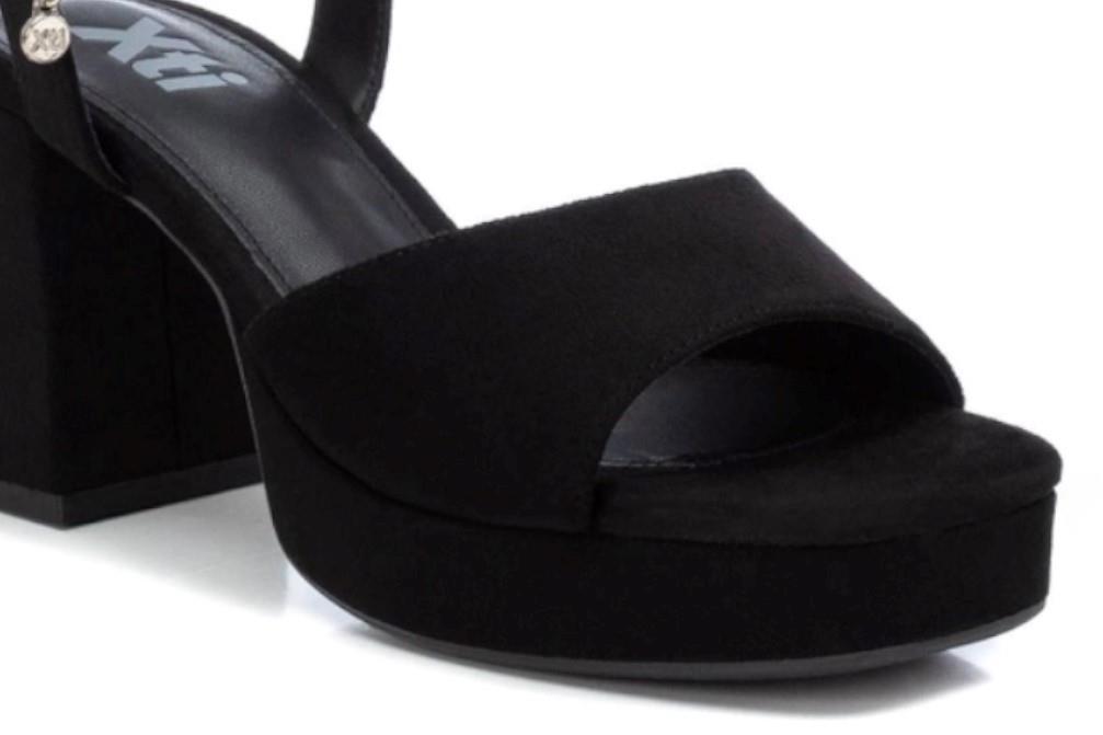 Sandalia XTI 141471 en negro para mujer