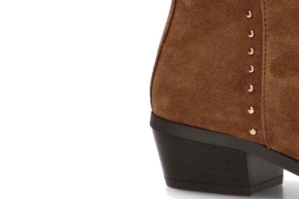 Botines western Etika Dennis 110551 en camel con tachas
