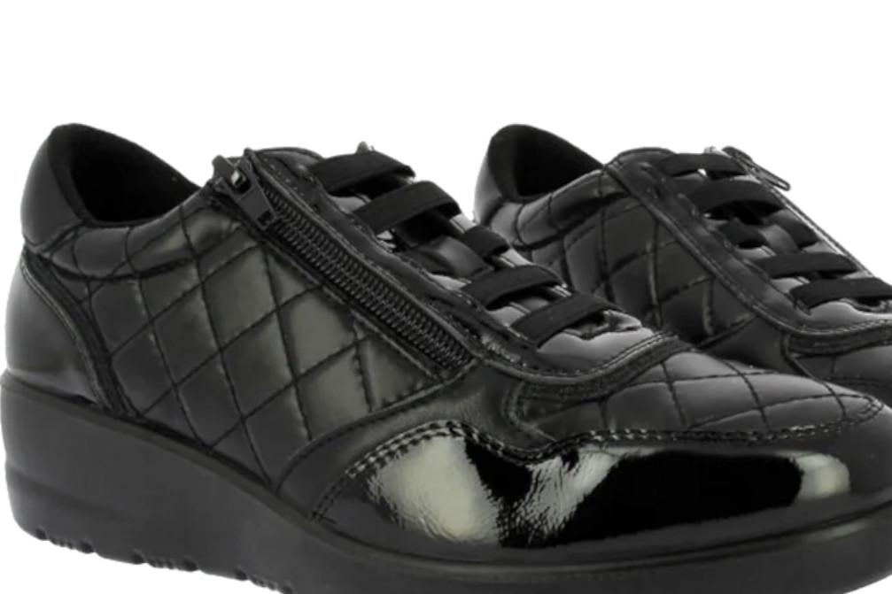 Zapatos deportivos Doctor Cutillas 45415 negros para mujer con cuña y plantilla extraíble